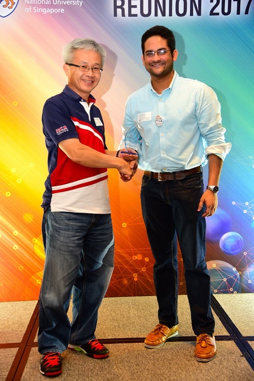 Abhishek with Assoc Prof Tan Kok Choon of NUS Business School at the presentation of the “Outstanding Capstone Paper” award